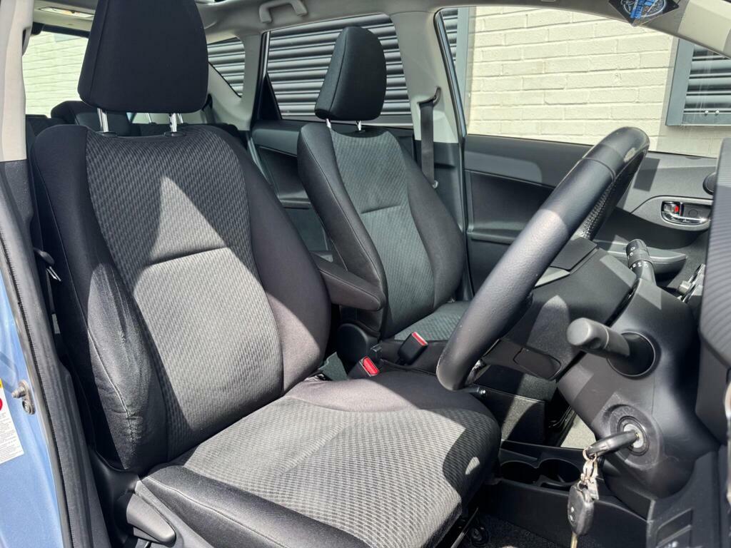 Toyota Verso-S S 1.3L 98 Bhp Silver #11