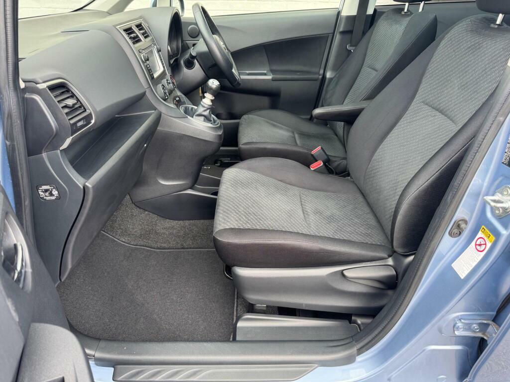 Toyota Verso-S S 1.3L 98 Bhp Silver #14