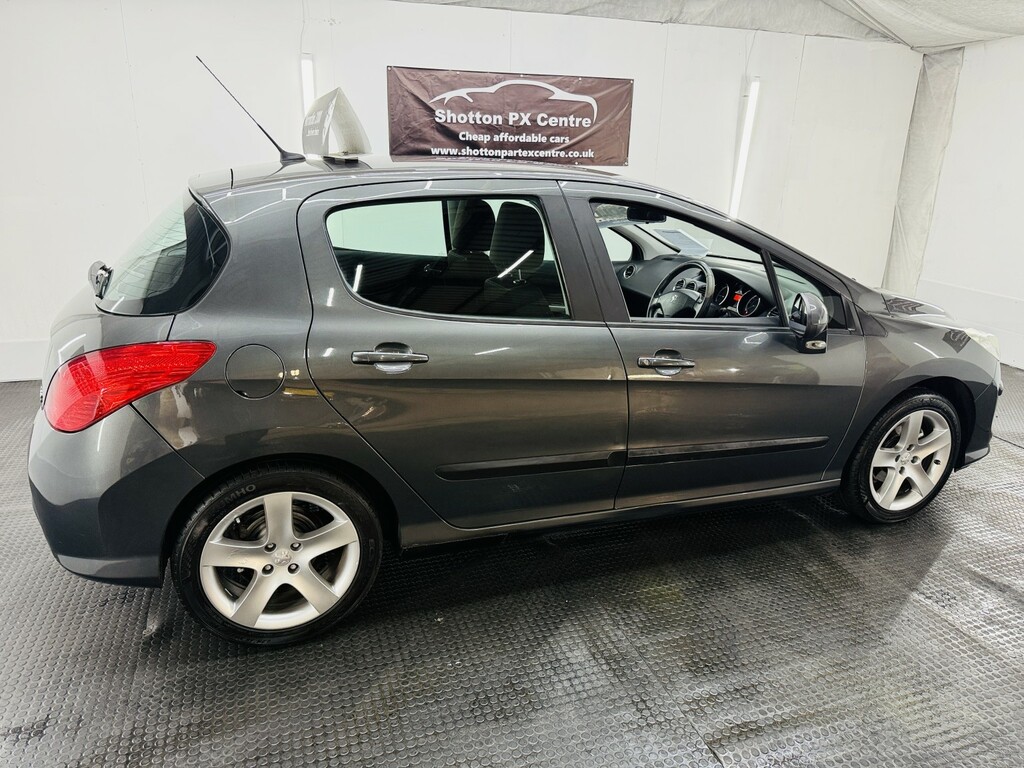 Peugeot 308 Hatchback Red #11
