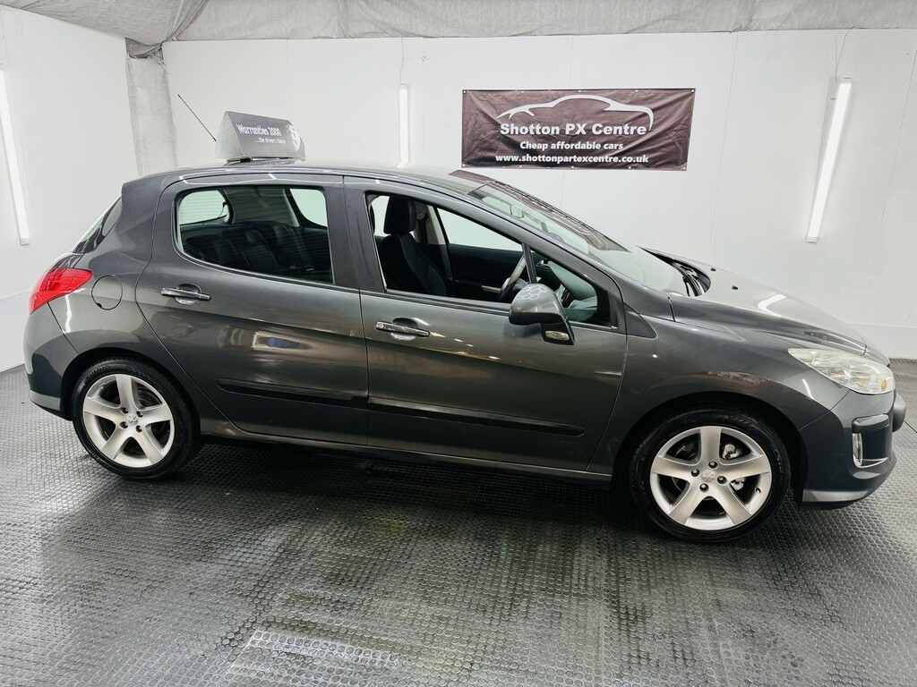 Peugeot 308 Hatchback Red #10