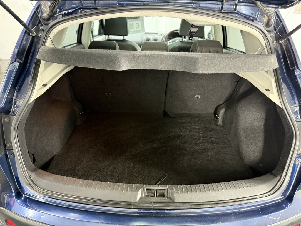 Nissan Qashqai 2.0 Tekna Hatchback Black #17