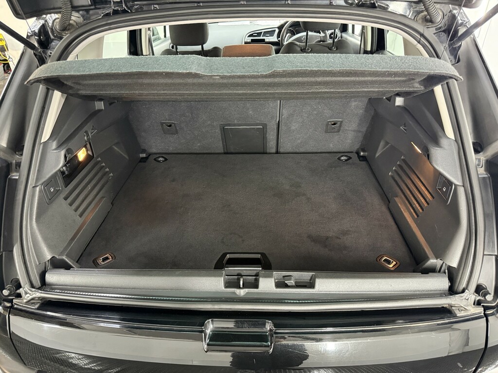 Peugeot 3008 1.6 E Black #16