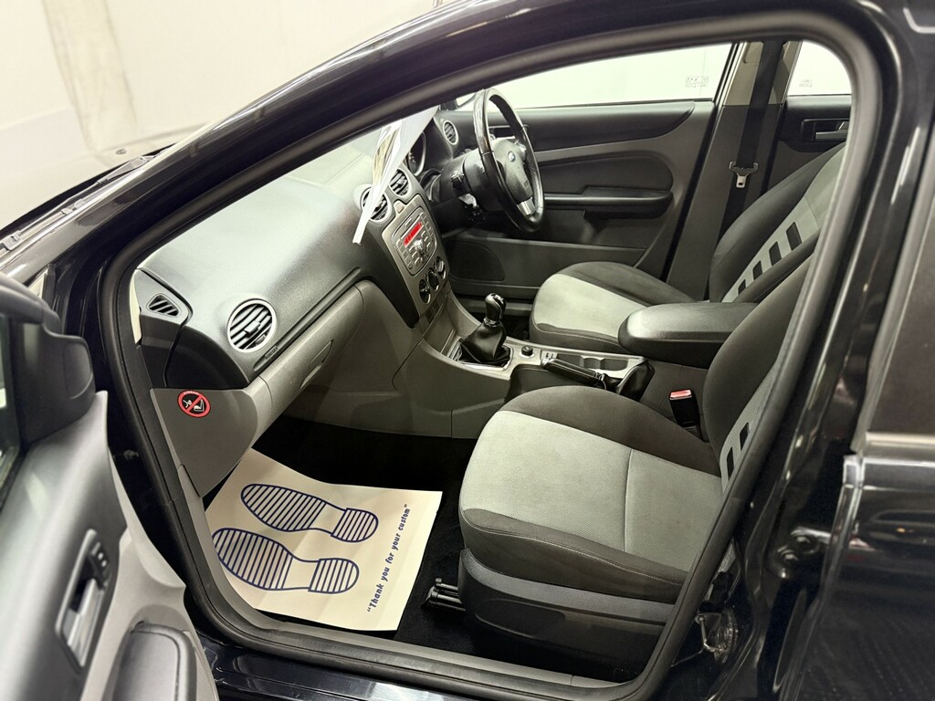 Ford Focus 1.8 Zetec Silver Hatchback U994 Silver #16