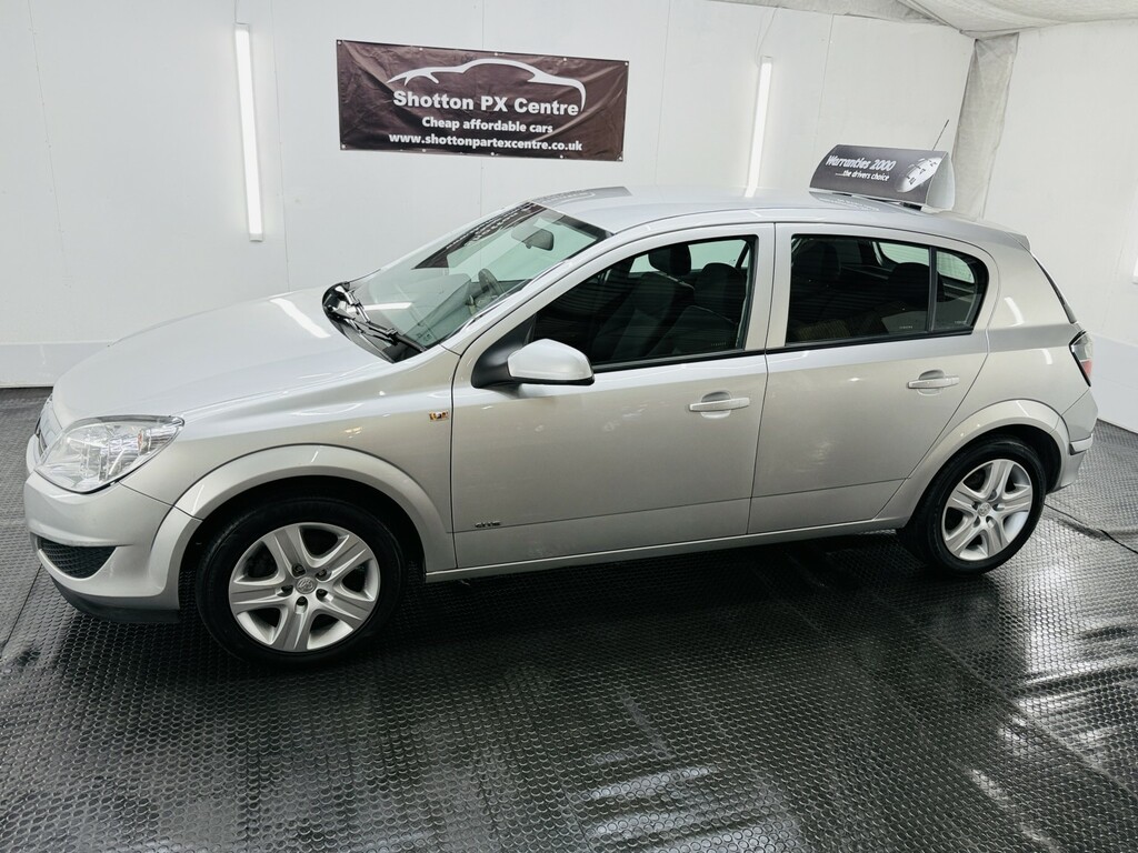 Vauxhall Astra 1.8 I 16V Club Silver #2