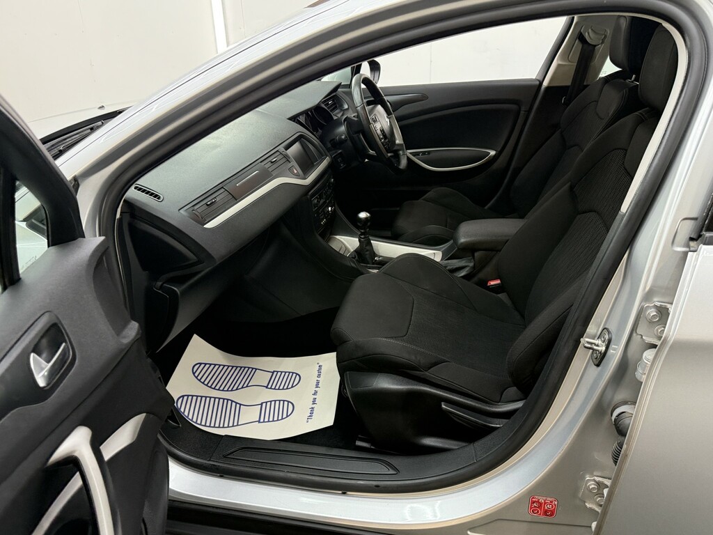 Citroen C5 1.6 Hdi Vtr Plus Nav 110 Bhp White #16