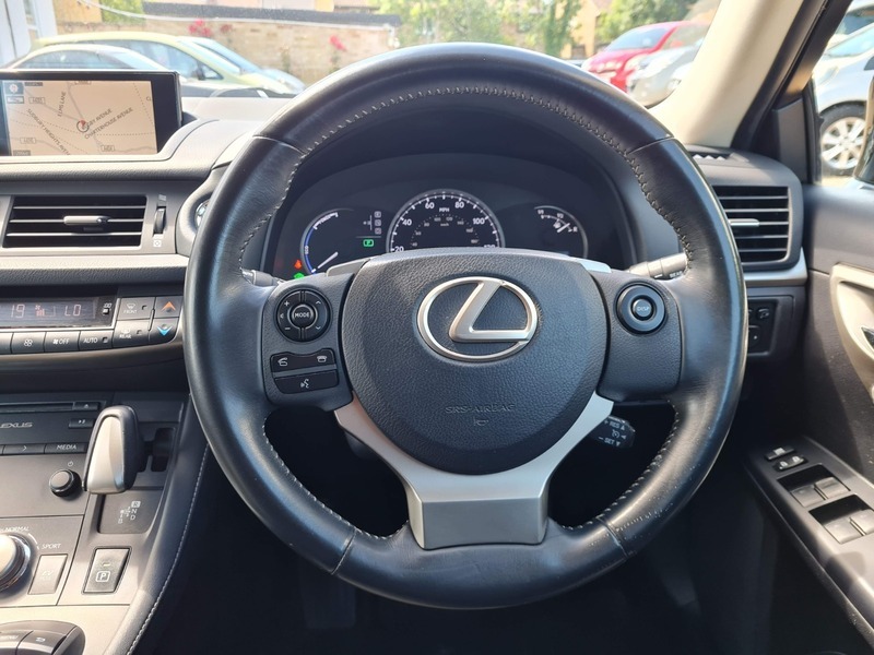 Lexus CT Hatchback 1.8 200H Premier 201565 Silver #13