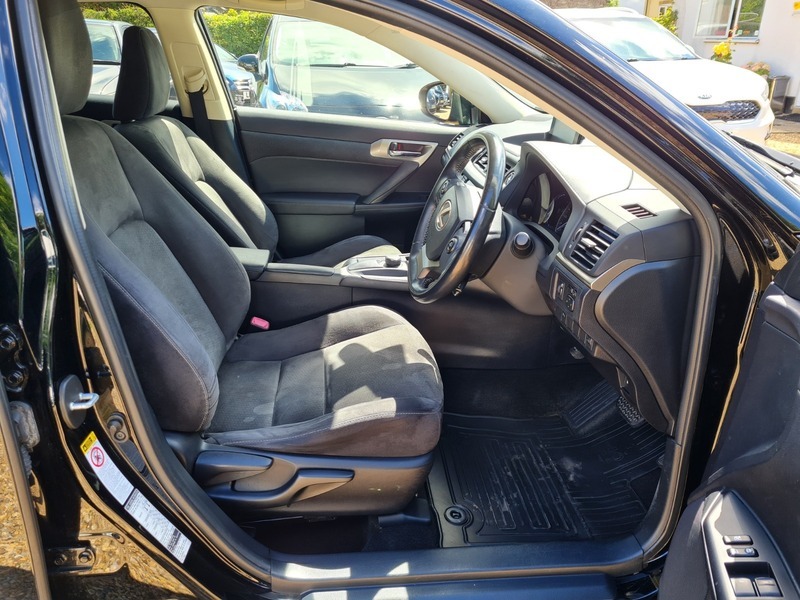 Lexus CT Hatchback 1.8 200H Premier 201565 Silver #26