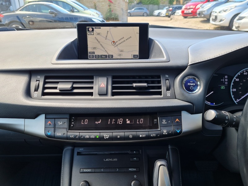 Lexus CT Hatchback 1.8 200H Premier 201565 Silver #12