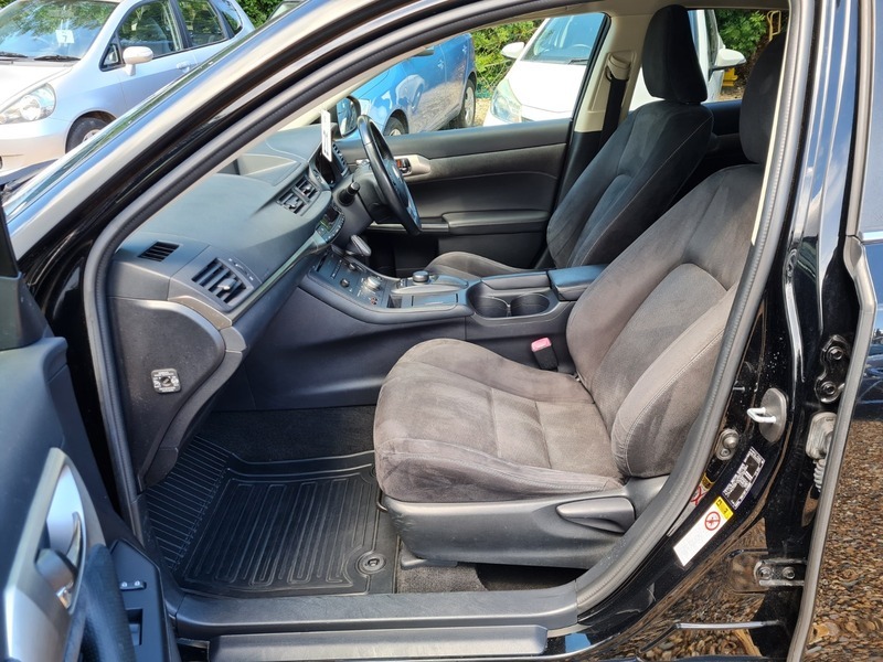 Lexus CT Hatchback 1.8 200H Premier 201565 Silver #27