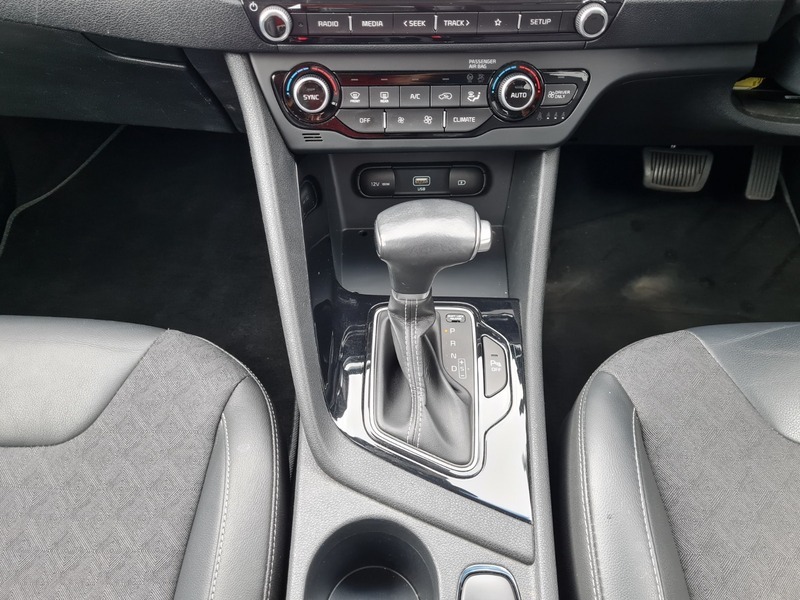 Kia Niro 1.6 Gdi 3 Dct White #23