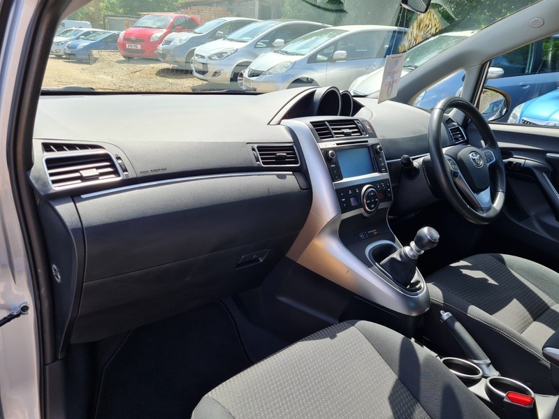 Toyota Verso 1.6 D-4d Excel 110 Bhp White #9