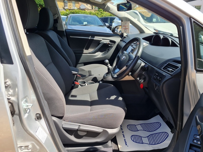 Toyota Verso 1.6 D-4d Excel 110 Bhp White #23