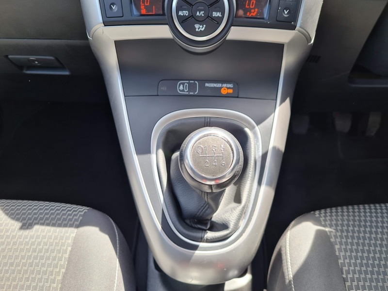 Toyota Verso 1.6 D-4d Excel 110 Bhp White #16