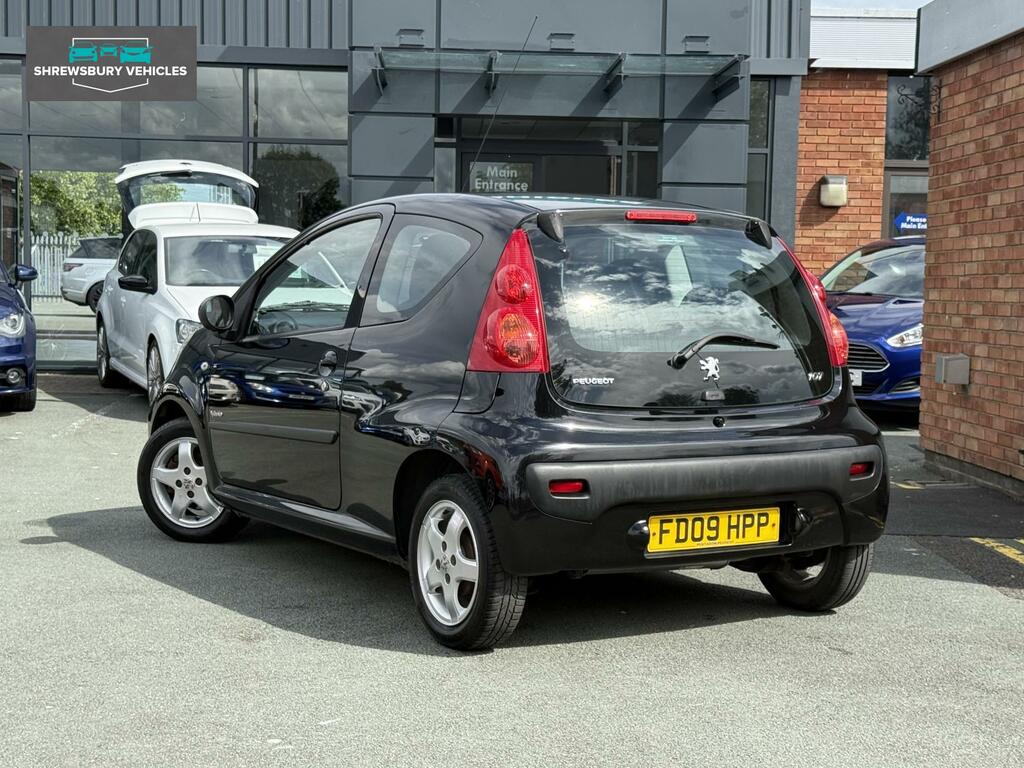 Peugeot 107 Verve Black #6