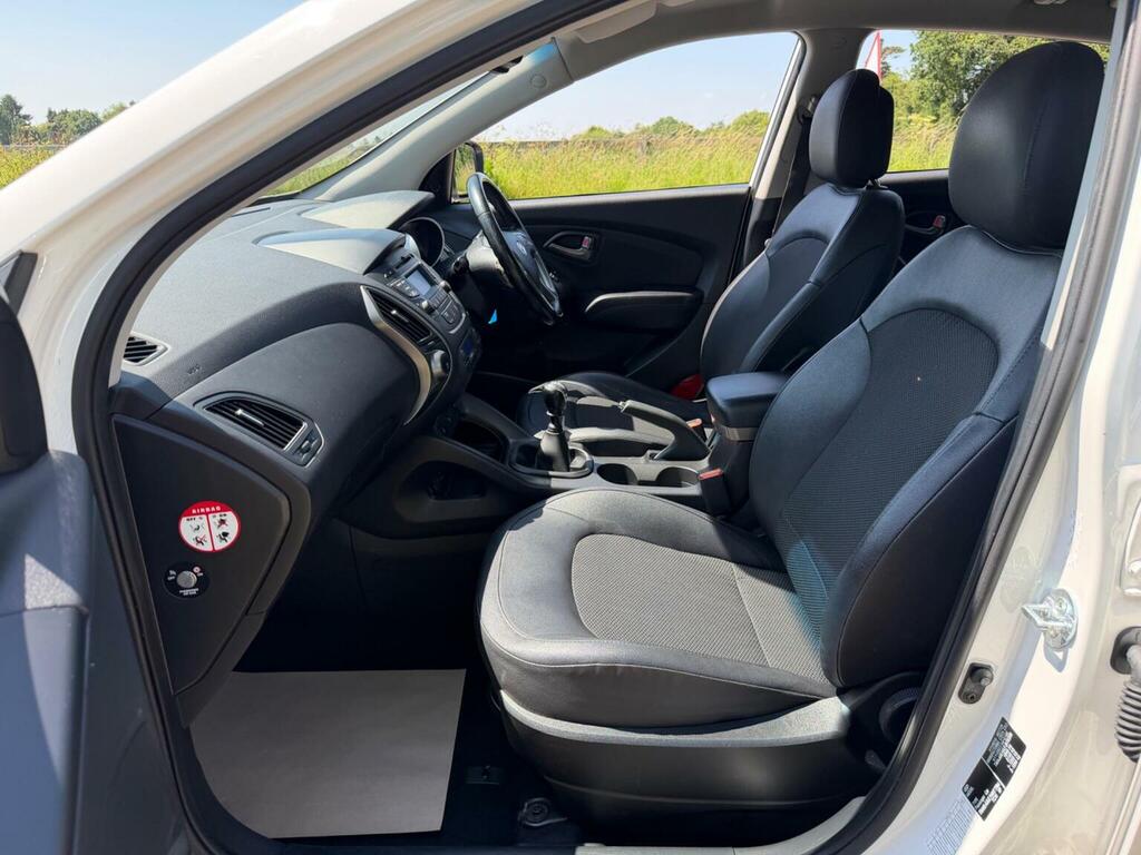 Hyundai Ix35 1.7 Se Nav Crdi 114 Bhp Blue #16