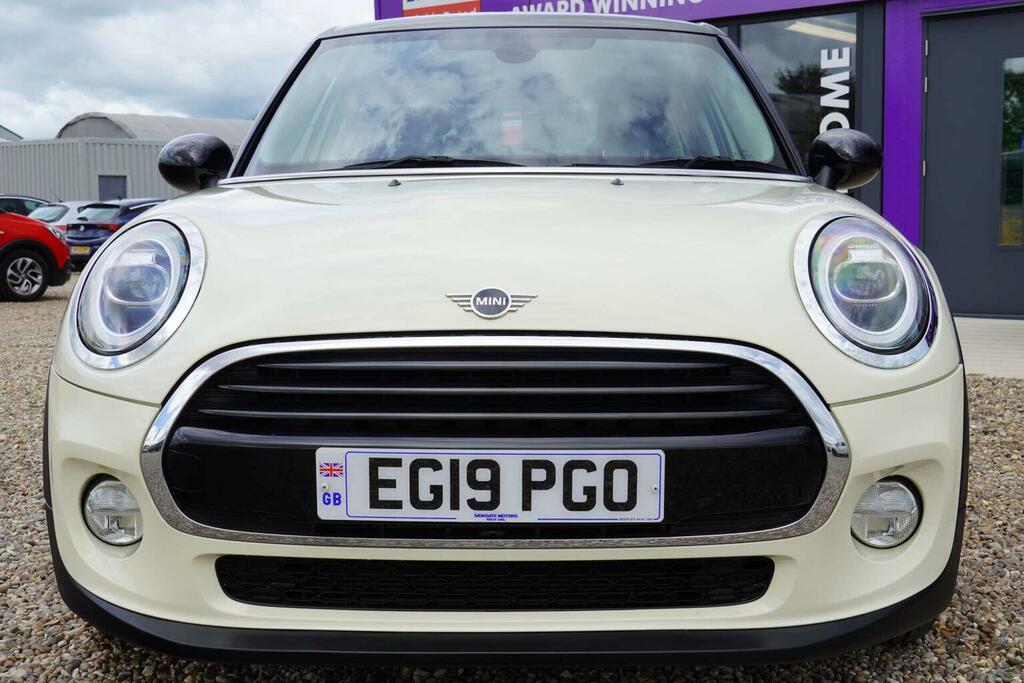 Mini Hatch 1.5 Cooper Classic Euro 6 Ss EG19PGO White #3