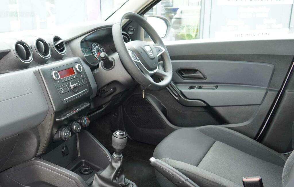 Dacia Duster 1.0 Tce Essential Euro 6 Ss FG22JRV White #2