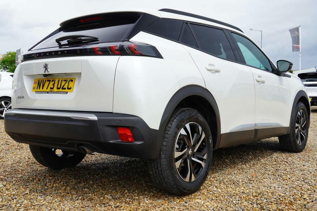 Peugeot 2008 1.2 Puretech Allure Premium Euro 6 Ss NV73UZC White #6