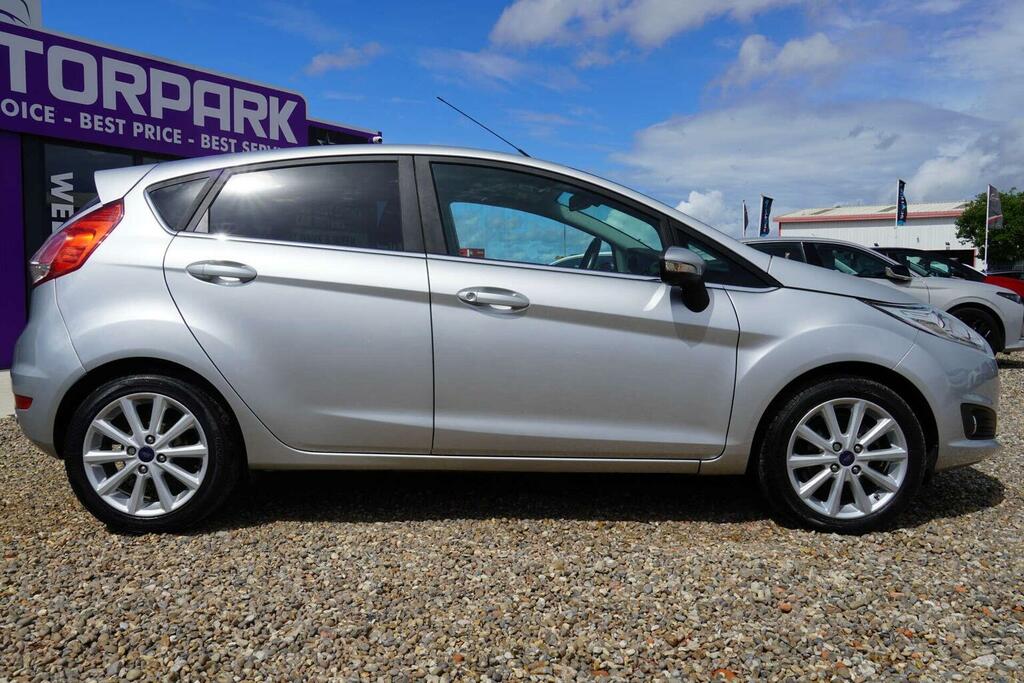 Ford Fiesta 1.6 Titanium Powershift Euro 6 Silver #4