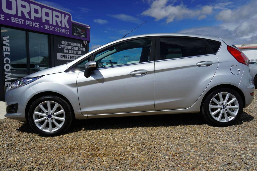 Ford Fiesta 1.6 Titanium Powershift Euro 6 Silver #6