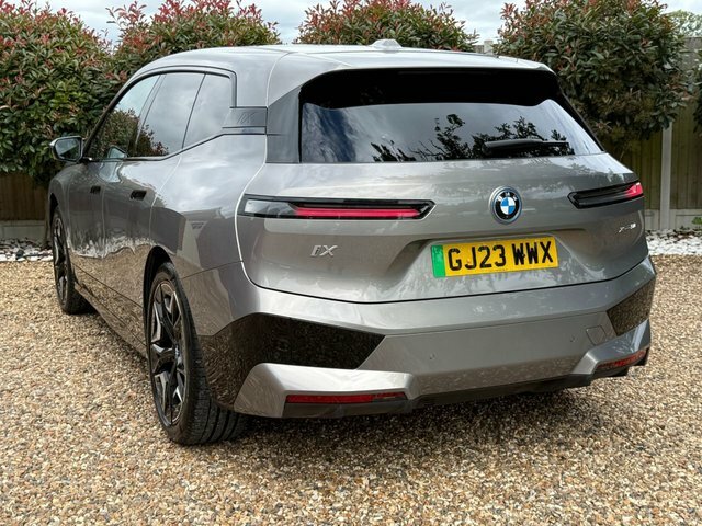 BMW iX 2023 50 111.5 Kwh 11 Kw Charger M Sport Huge Spec Grey #5