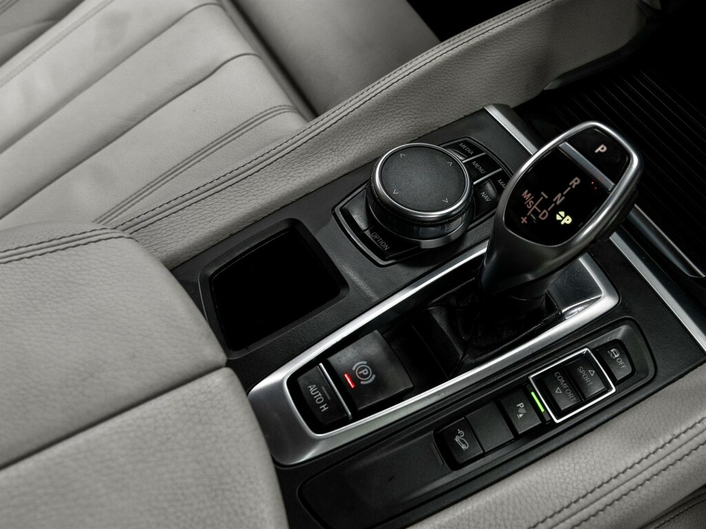 BMW X6 4.4 M 568 Bhp Red #32