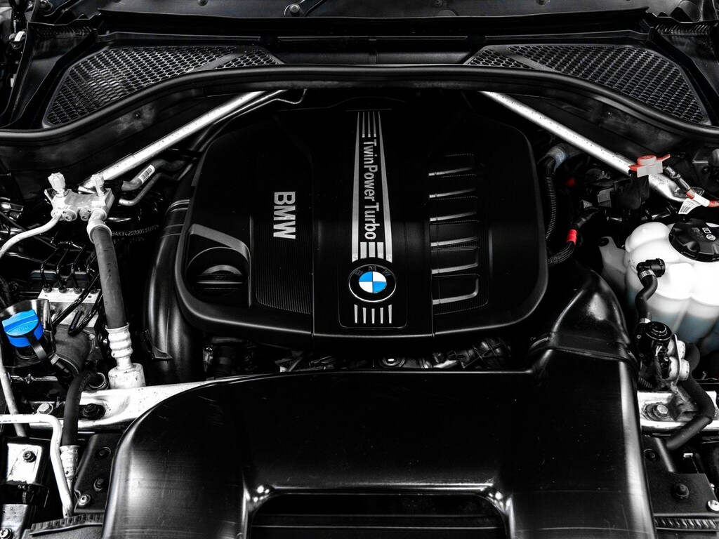BMW X6 4.4 M 568 Bhp Red #25