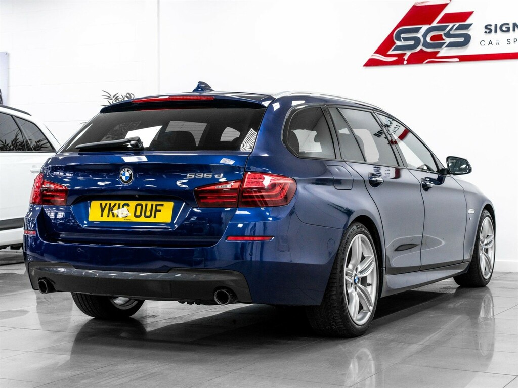 BMW 5 Series Estate Blue #4