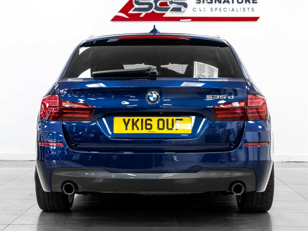 BMW 5 Series Estate Blue #6