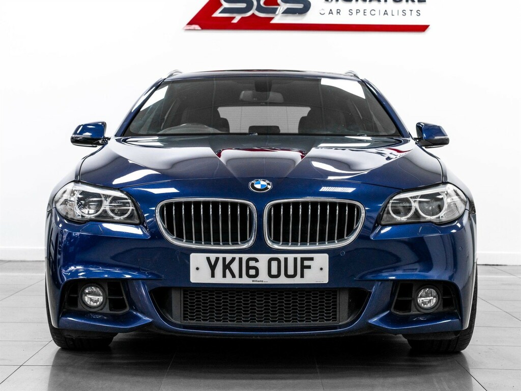 BMW 5 Series Estate Blue #5