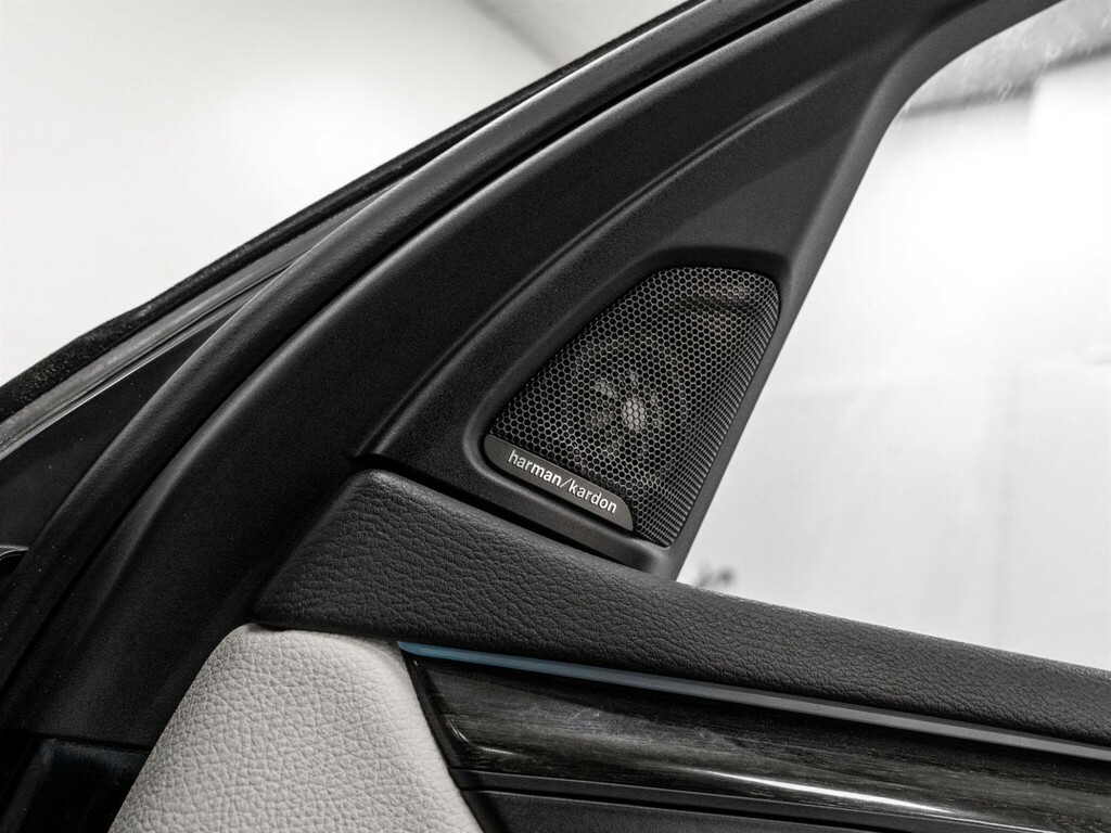 BMW X5 Suv  #32