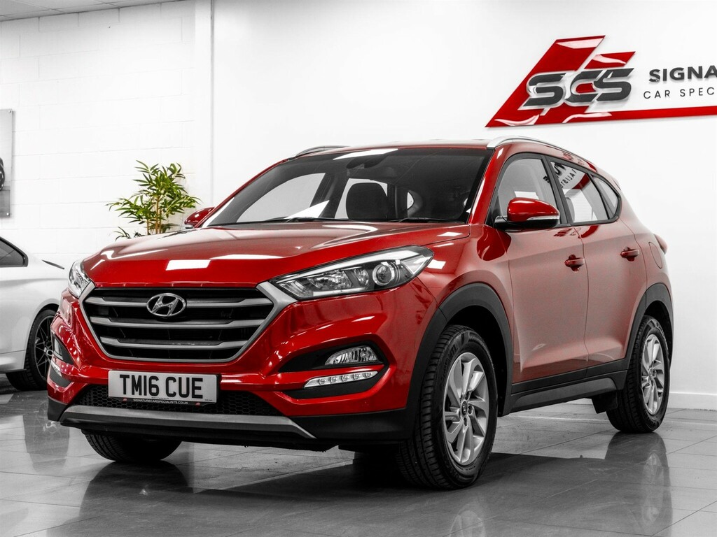 Hyundai Tucson Suv Red #2