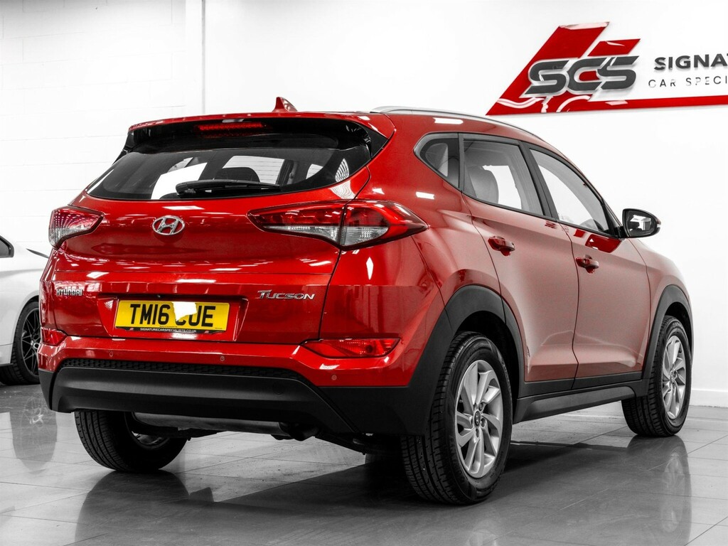Hyundai Tucson Suv Red #4