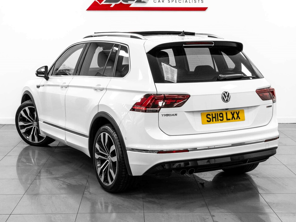 Volkswagen Tiguan  Black #8