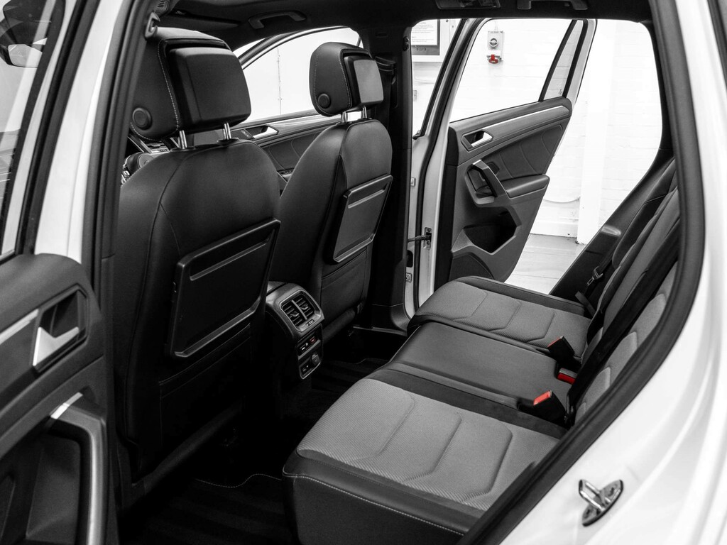 Volkswagen Tiguan  Black #23