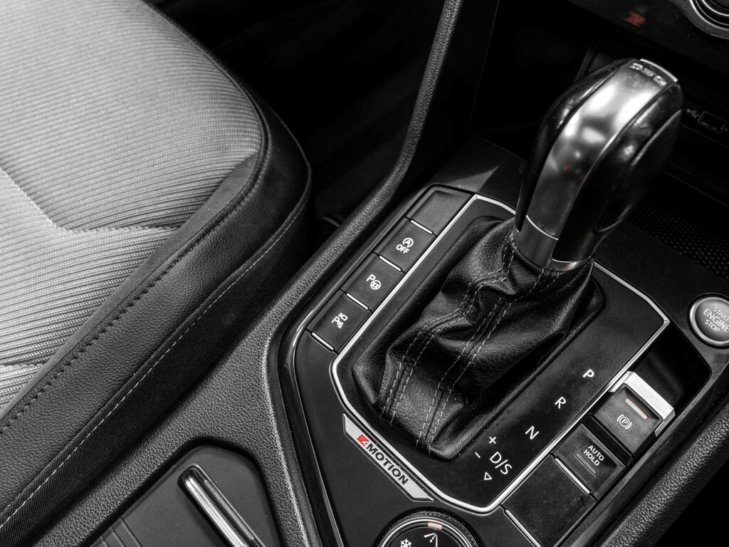 Volkswagen Tiguan  Black #30
