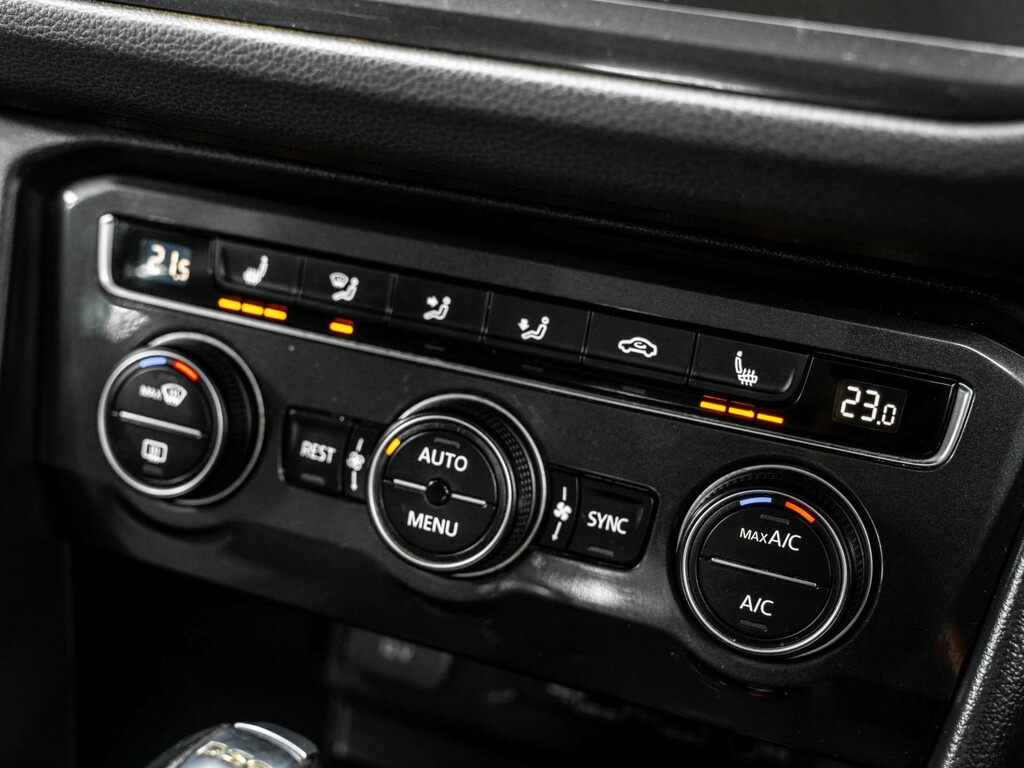 Volkswagen Tiguan  Black #31