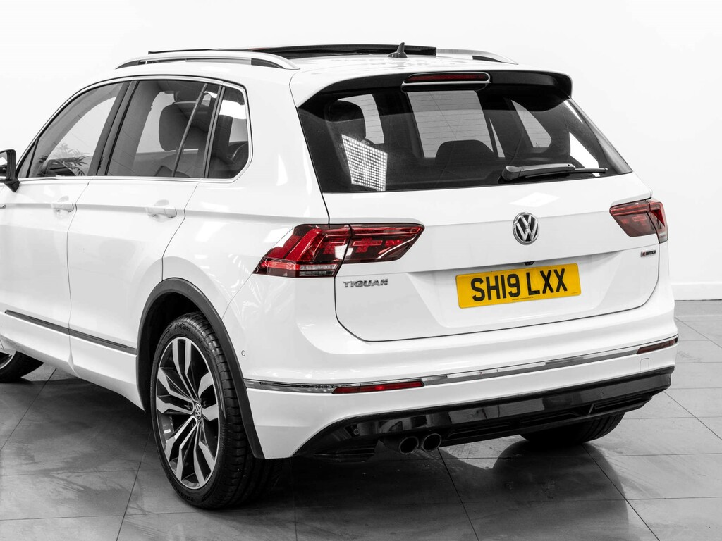 Volkswagen Tiguan  Black #10