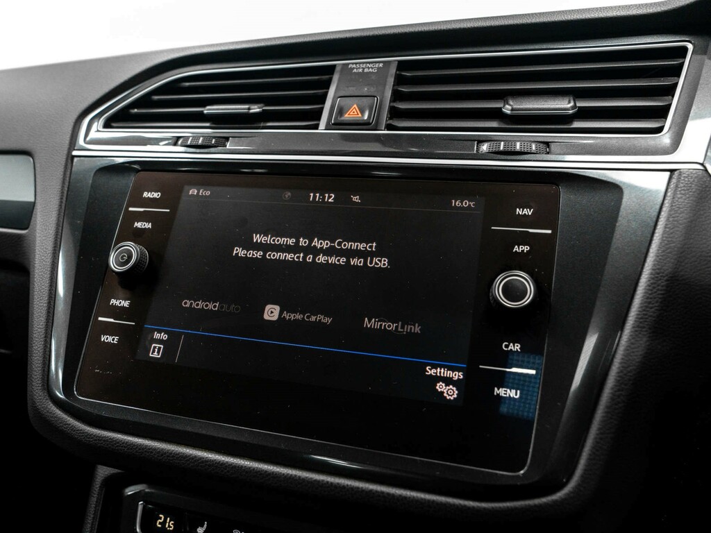 Volkswagen Tiguan  Black #38