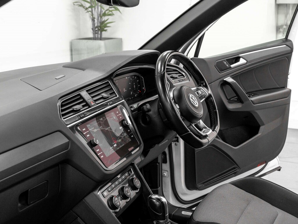 Volkswagen Tiguan  Black #29