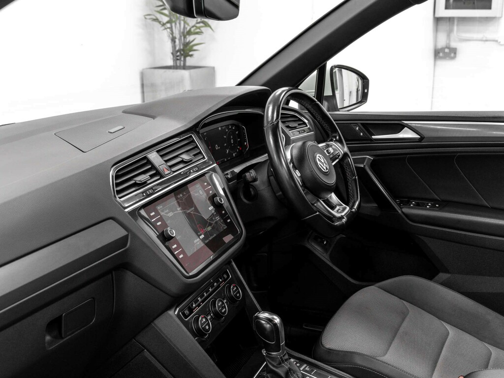 Volkswagen Tiguan  Black #28