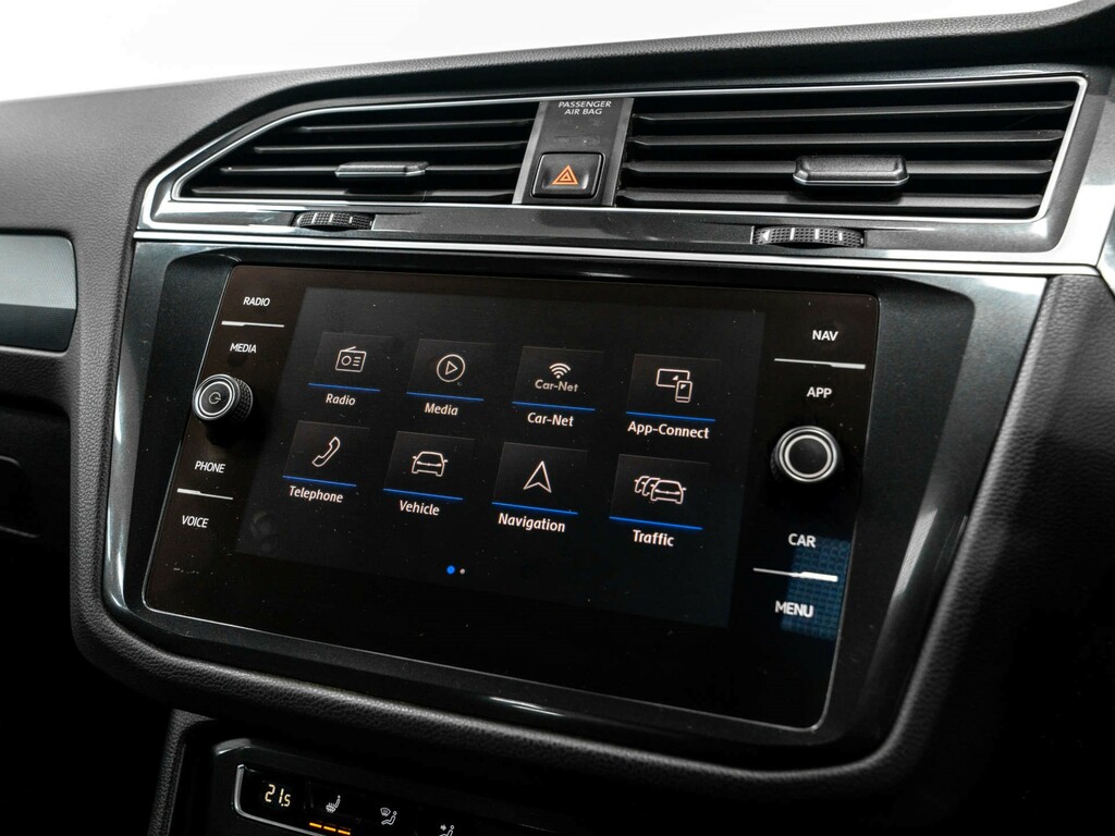 Volkswagen Tiguan  Black #36