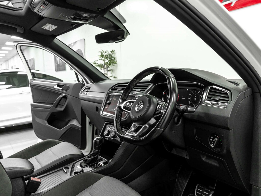 Volkswagen Tiguan  Black #26