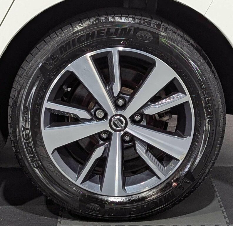 Nissan Leaf Hatchback Grey #33