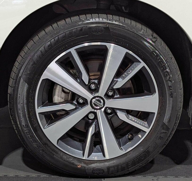 Nissan Leaf Hatchback Grey #32