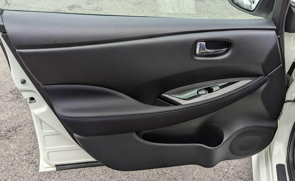 Nissan Leaf Hatchback Grey #14