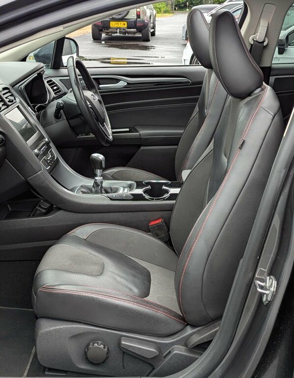 Ford Mondeo  Grey #17