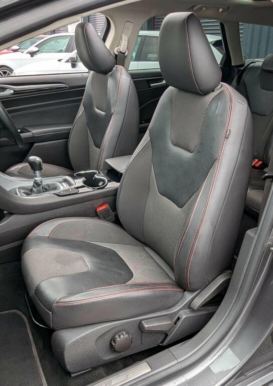 Ford Mondeo  Grey #18