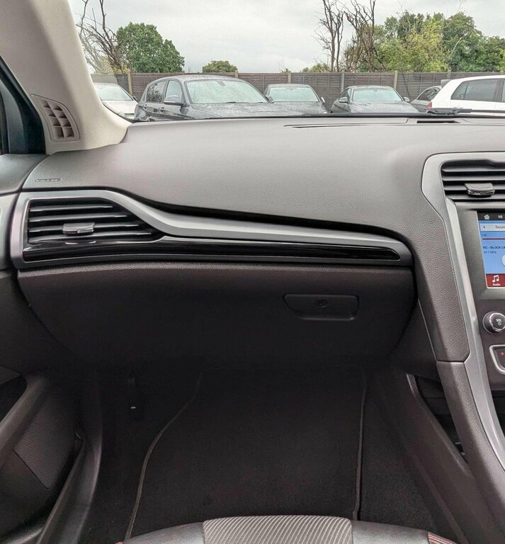 Ford Mondeo  Grey #23