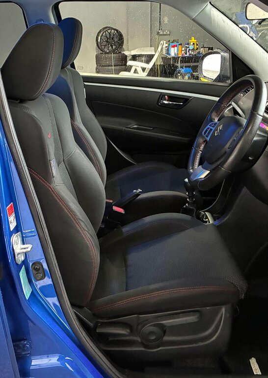 Suzuki Swift Hatchback Black #10